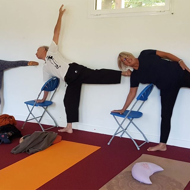 Enchaînement de postures de yoga dynamiques