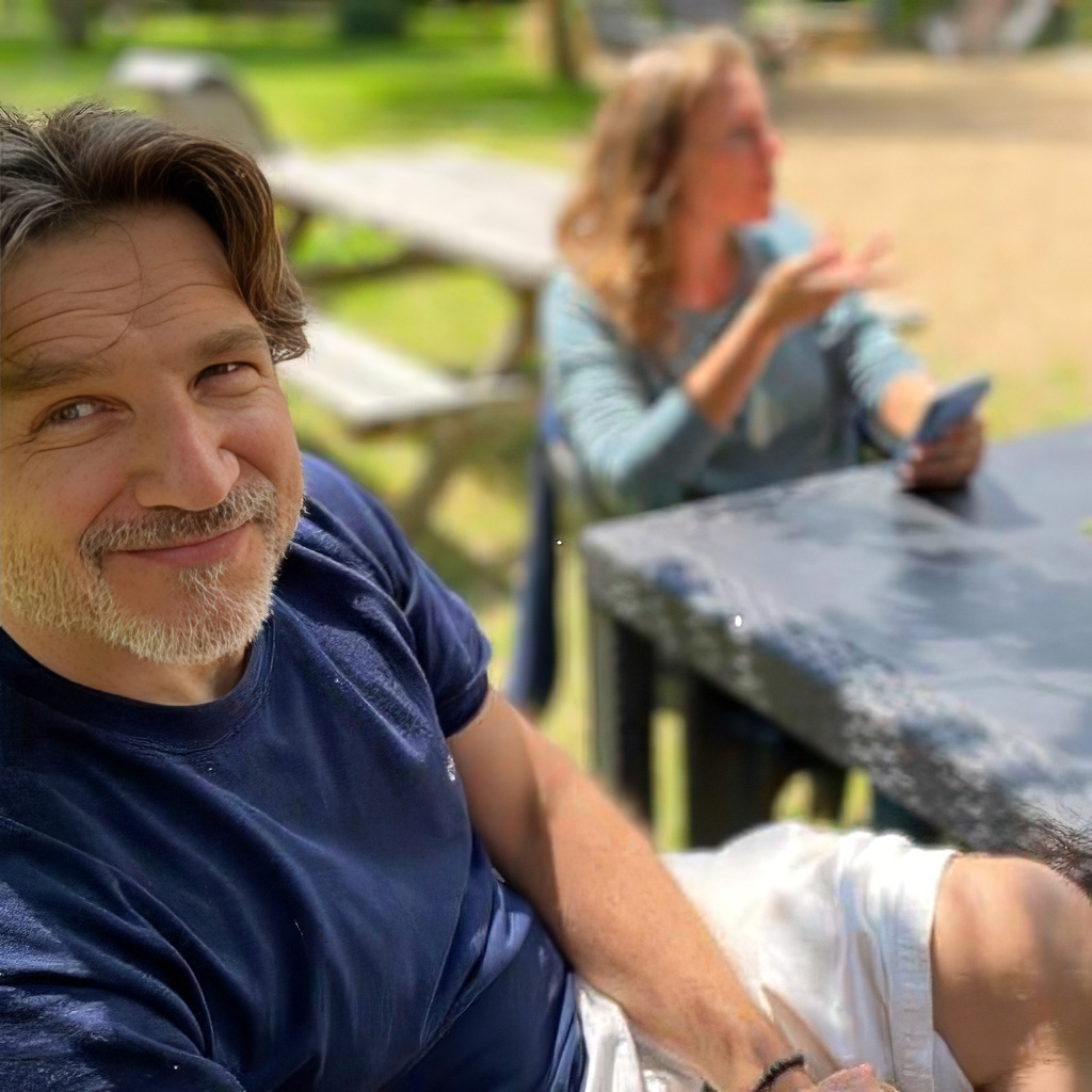 Portrait de Stéphane Anselmino, enseignant de yoga de Yog'Action